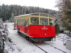 Oberweißbacher Bergbahn | Bergbahn | Personenwagen | Obstfelderschmiede | 28.12.2004 | (c) Uli Kutting
